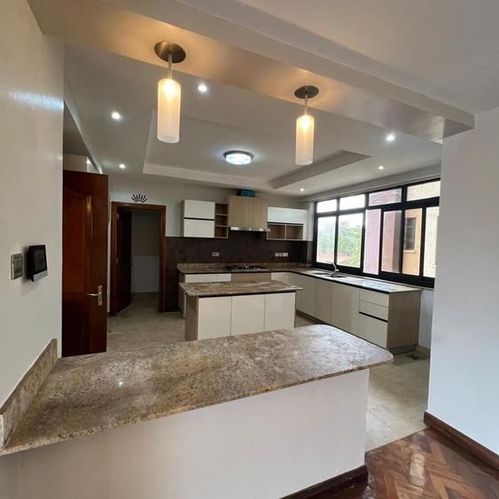 4 Bed Apartment with En Suite at Riverside Drive - Vista 6