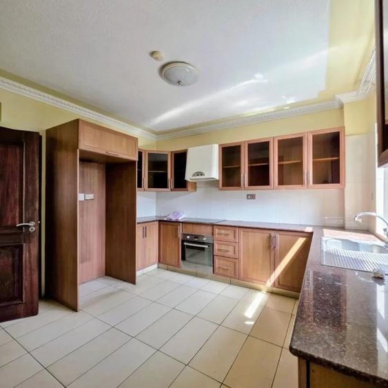 1 Bed Apartment with En Suite in State House - Bild 4