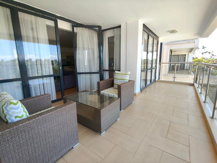 Serviced 2 Bed Apartment with En Suite at Brookside Drive - Ansicht 3