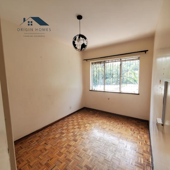 3 Bed Townhouse with En Suite at Dennis Pritt Road - Bild 6