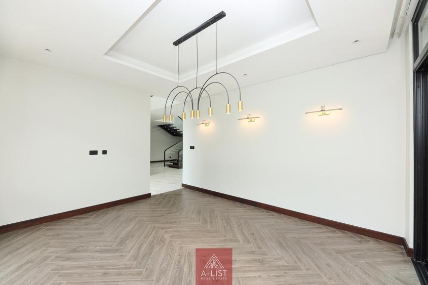 6 Bed Villa with En Suite at Nyari - Aanzicht 5