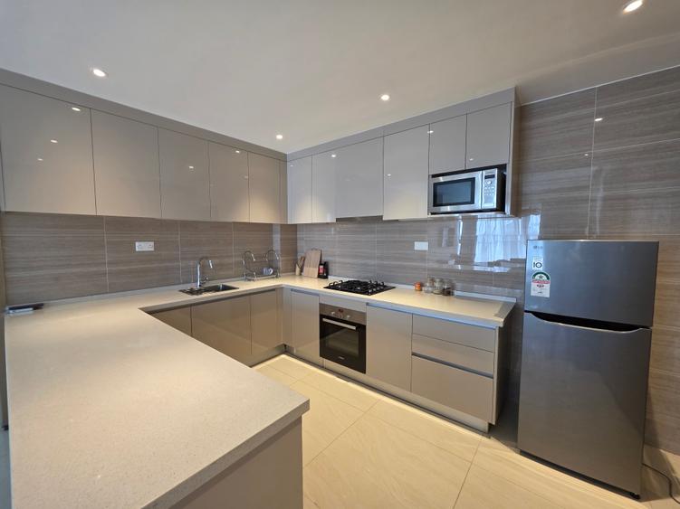 2 Bed Apartment with En Suite at Westlands Road – pohled 6