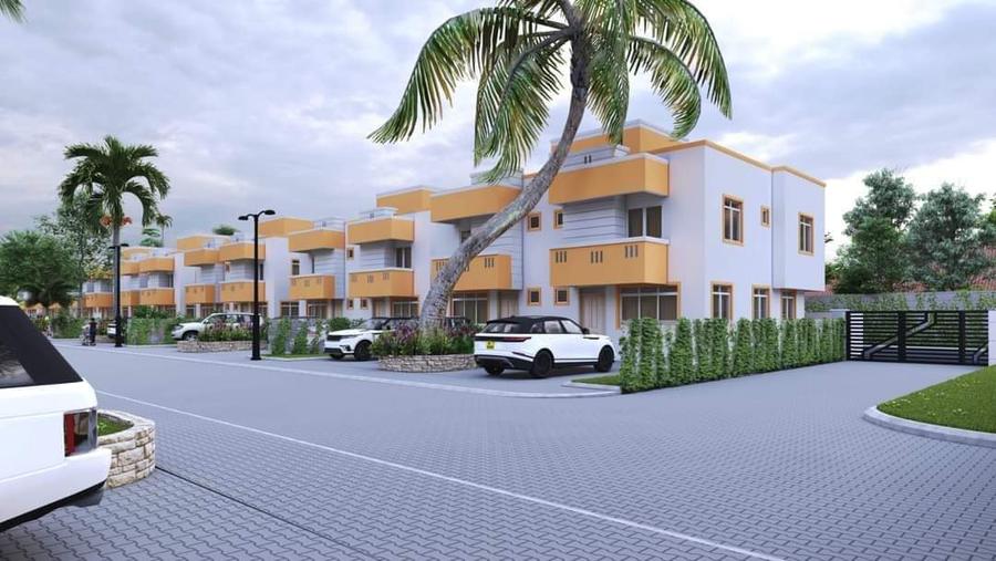 3 Bed Townhouse with En Suite at Mtwapa - Altro