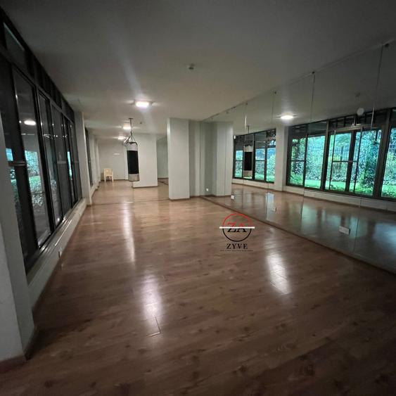 3 Bed Apartment with En Suite at Sixth Parklands Avenue - Bild 5
