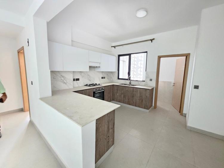 2 Bed Apartment with En Suite in Brookside - Widok 4