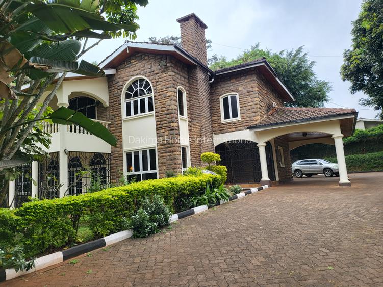 4 Bed House with En Suite in Hill View