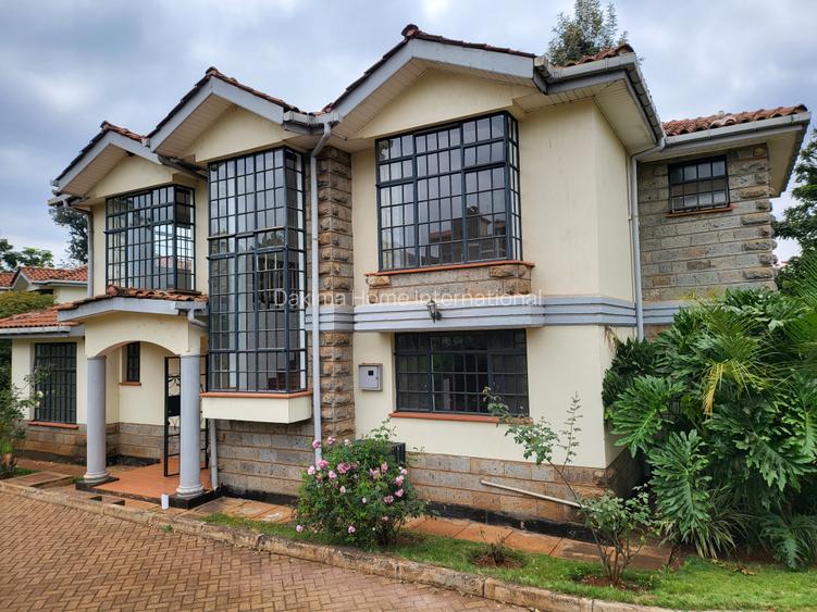 4 Bed Townhouse with En Suite in Rosslyn