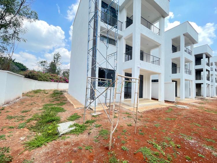 5 Bed Townhouse with En Suite in Lavington