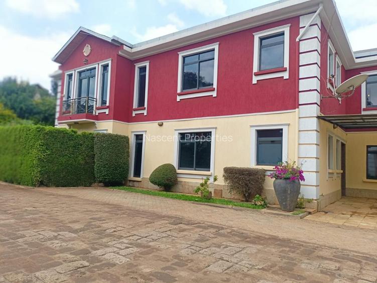 5 Bed House with En Suite in Lavington