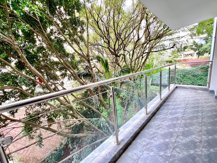 2 Bed Apartment with En Suite at Riverside Dr