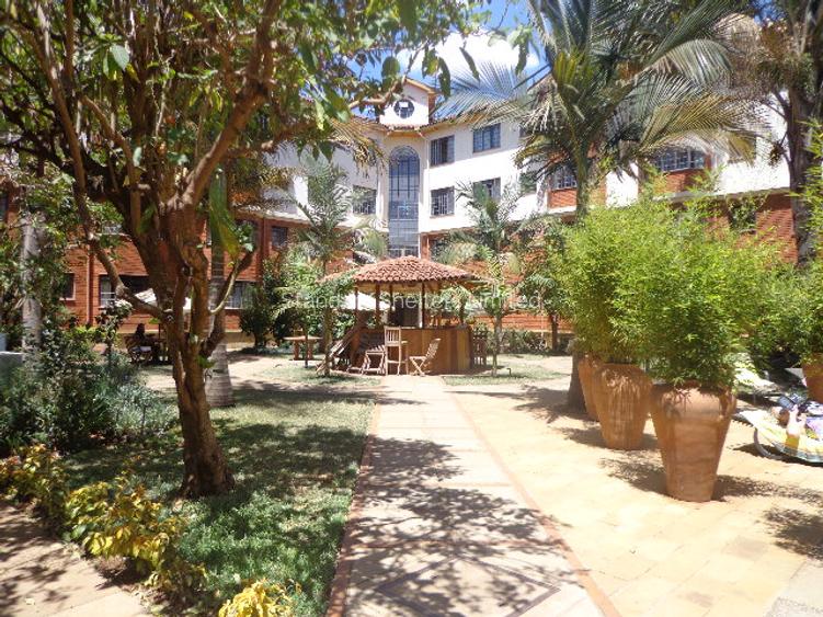 Serviced 3 Bed Apartment with En Suite in Spring Valley