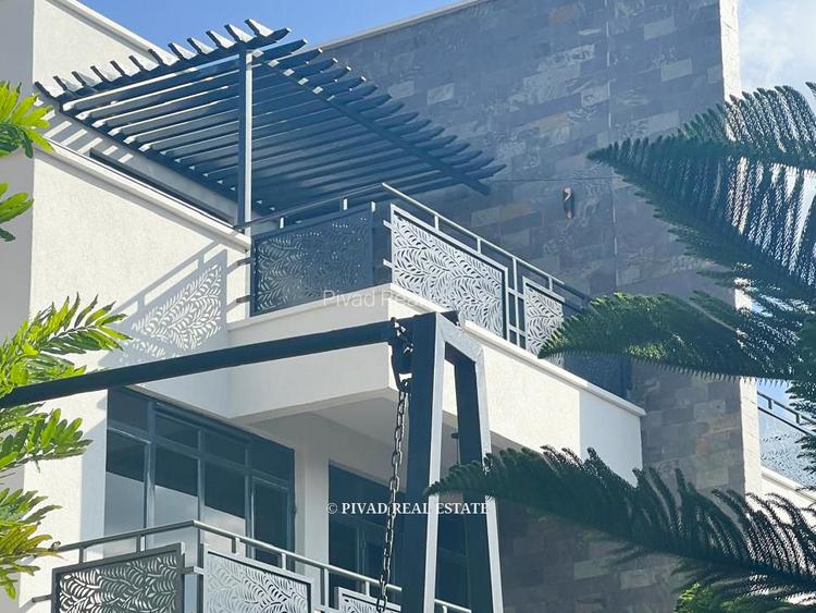 4 Bed Townhouse with Staff Quarters in Kamakis