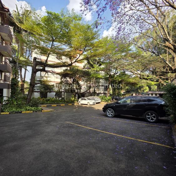 Office with Service Charge Included in State House