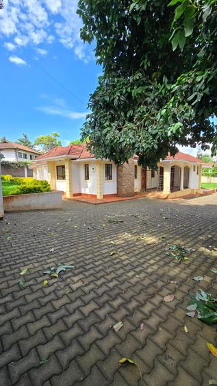 4 Bed House with En Suite in Runda