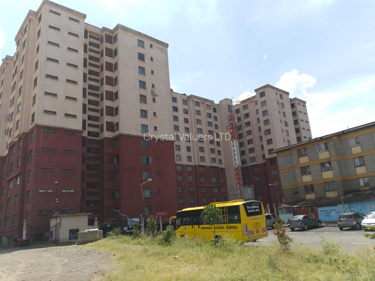 2 Bed Apartment with Lift in Highrise