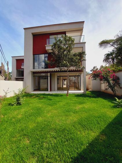 5 Bed Townhouse with En Suite in Lavington 5 Bed Townhouse with En Suite in Lavington