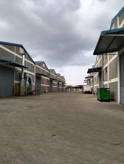 7,100 ft² Warehouse with Fibre Internet in Ruiru