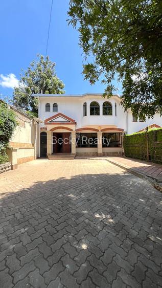 4 Bed Villa with En Suite at Rhapta Road