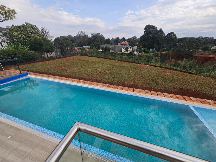 4 Bed Apartment with En Suite in Rosslyn 4 Bed Apartment with En Suite in Rosslyn