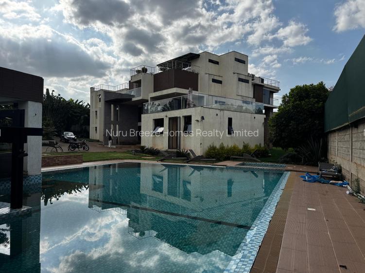 5 Bed House with En Suite in Runda