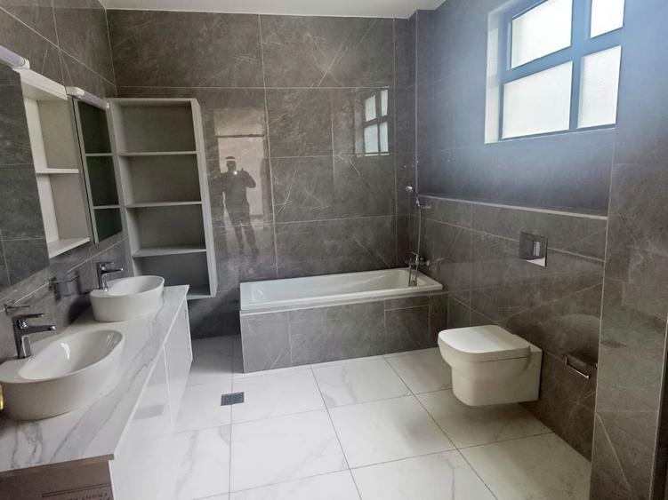 5 Bed Villa with En Suite in Lavington 5 Bed Villa with En Suite in Lavington
