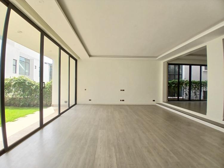 5 Bed Townhouse with En Suite at Lavington Green - Ansicht 3