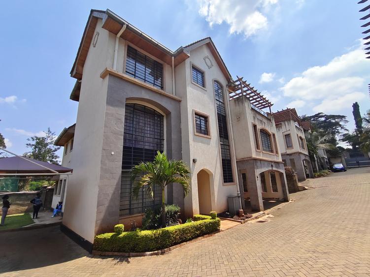 5 bed townhouse with en suite at convent