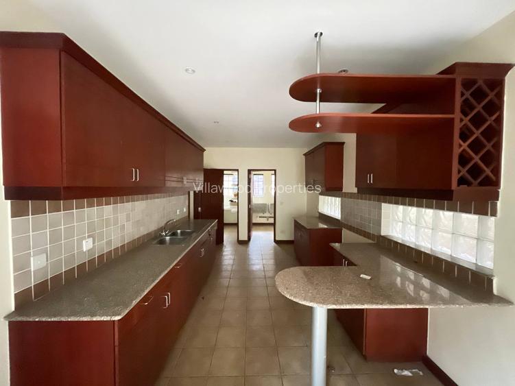 4 Bed Townhouse with En Suite in Spring Valley