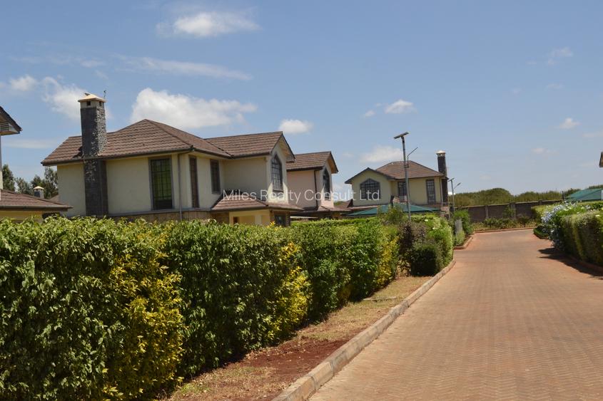 3 Bed Villa with En Suite at Edenville Estate One