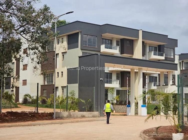 4 Bed Townhouse with En Suite at Two Rivers Mall