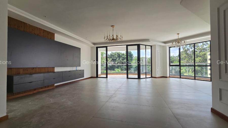 3 Bed Apartment with En Suite in Riverside