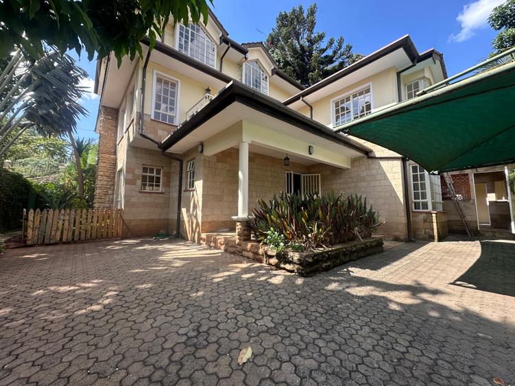 5 Bed House with En Suite at Lavington