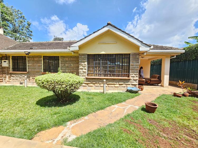 3 Bed House with En Suite in Rosslyn 3 Bed House with En Suite in Rosslyn