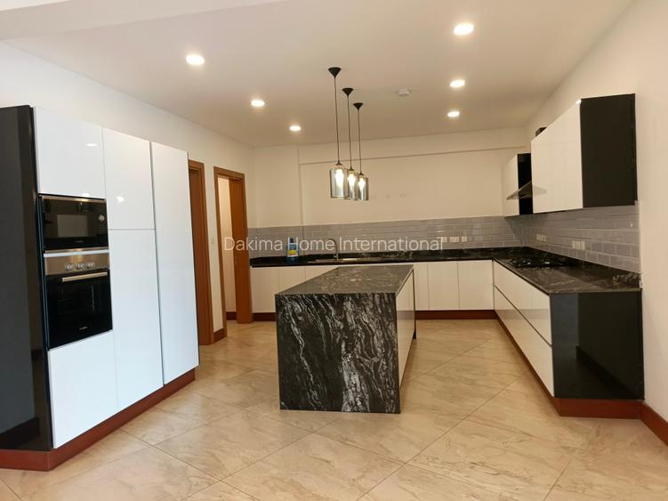 4 Bed Apartment with En Suite in Parklands