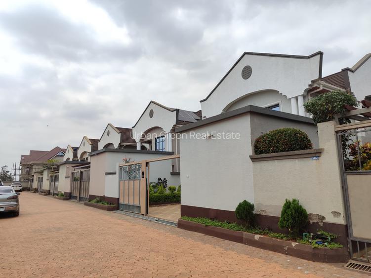 4 Bed Villa with En Suite in Kamakis