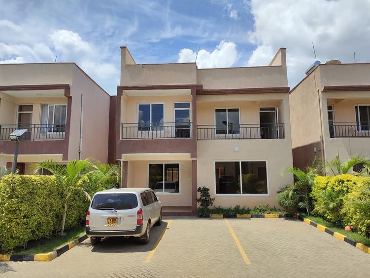 4 Bed Villa with En Suite at Behind Gateway Mall 4 Bed Villa with En Suite at Behind Gateway Mall