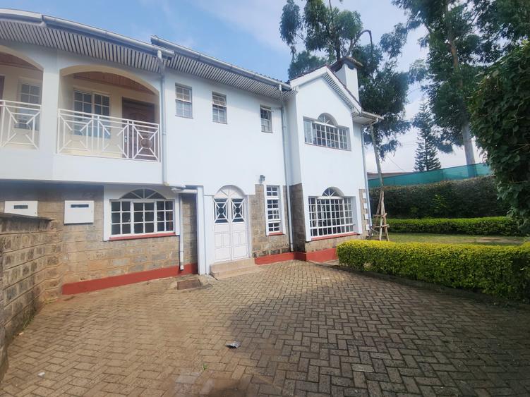 3 Bed Townhouse with En Suite in Lavington 3 Bed Townhouse with En Suite in Lavington