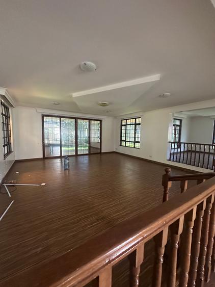 5 Bed Townhouse with En Suite in Runda