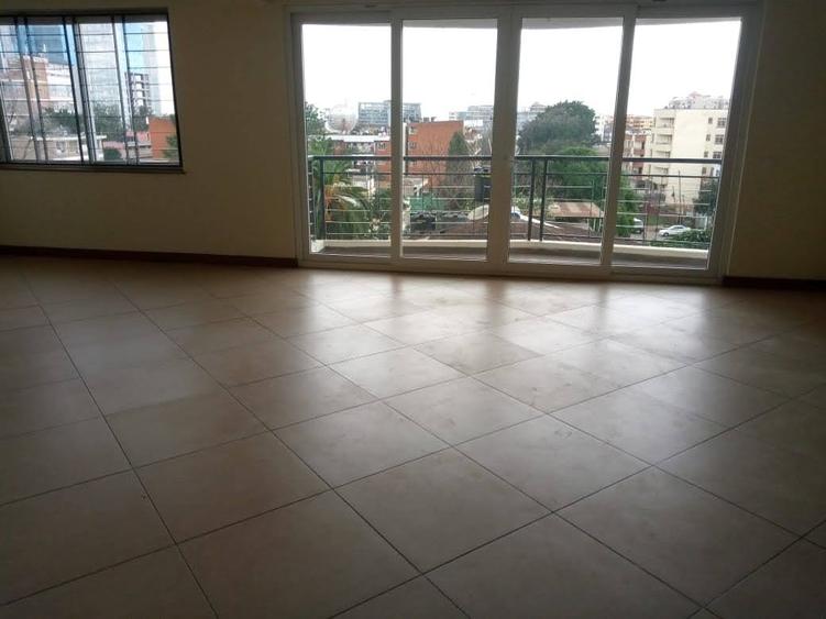 4 Bed Apartment with En Suite at 3Nd Parklands