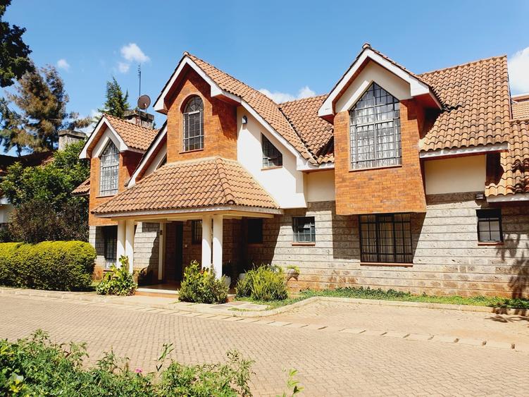 4 Bed Townhouse with En Suite at Lavington 4 Bed Townhouse with En Suite at Lavington