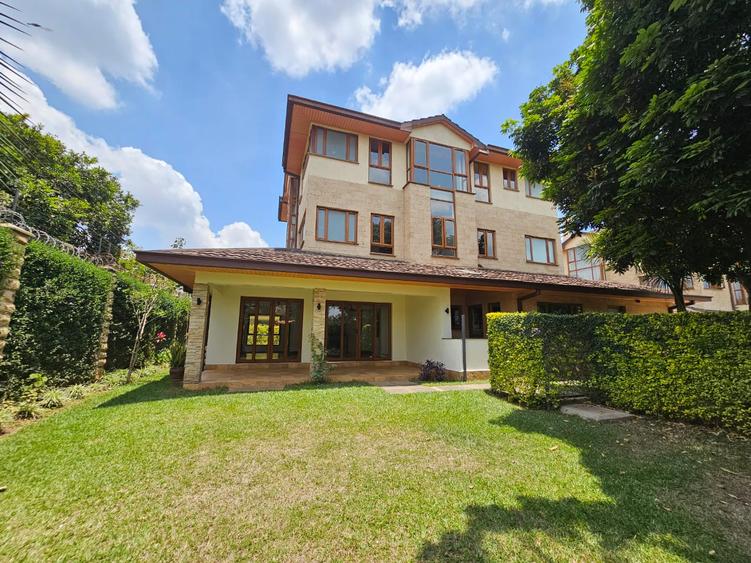 5 Bed House with En Suite in Lavington