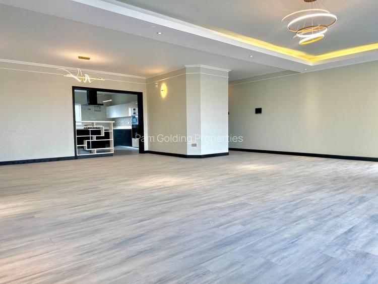 3 Bed Apartment with En Suite in Riverside