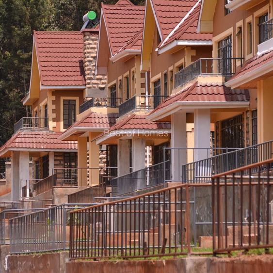 4 Bed Villa with En Suite in Redhill