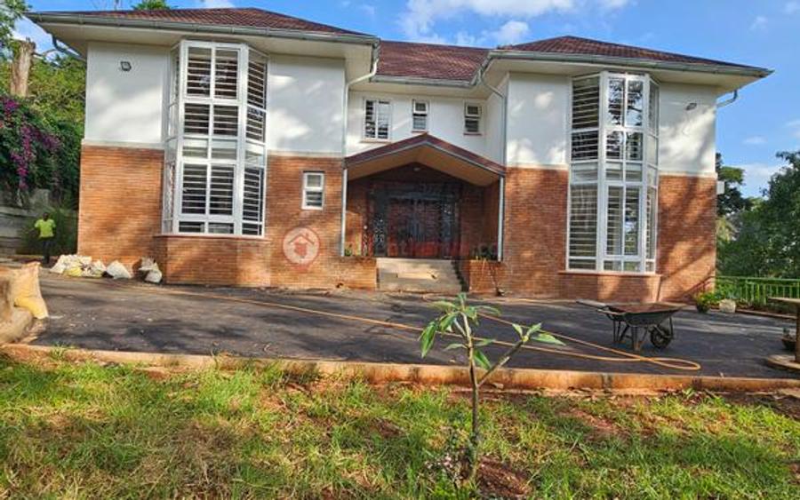 6 Bed House with En Suite at Rosslyn