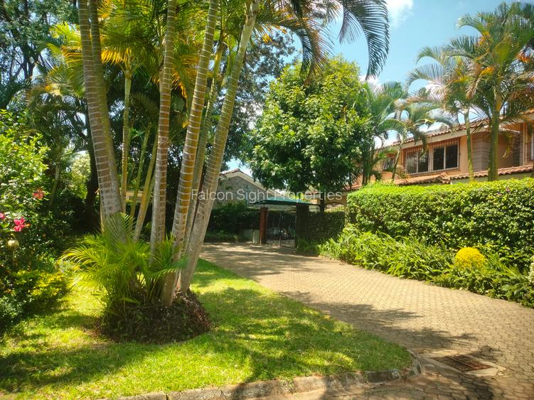 4 Bed Townhouse with En Suite at Few Minutes Drive To Spring Valley Supermarket And Sarit Centre