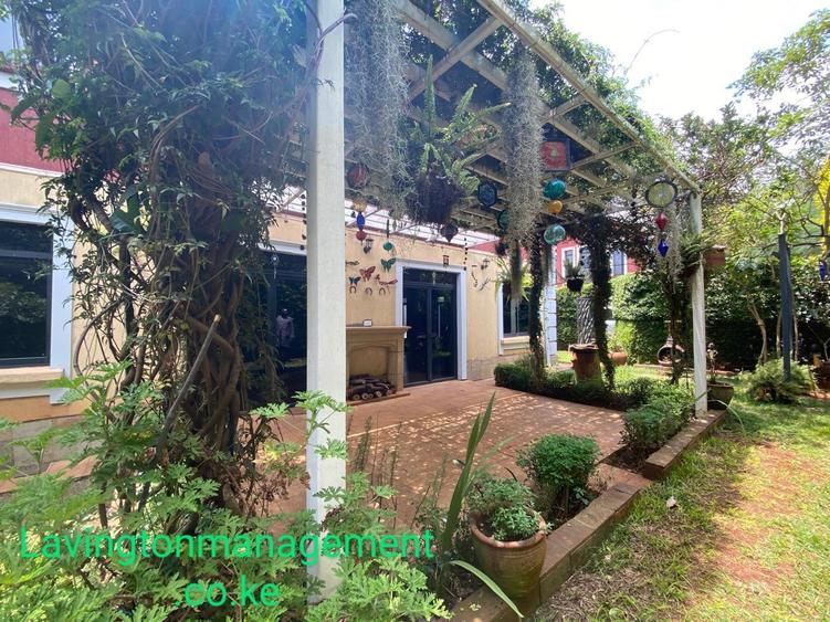 5 Bed Townhouse with En Suite at Lavington Green 5 Bed Townhouse with En Suite at Lavington Green