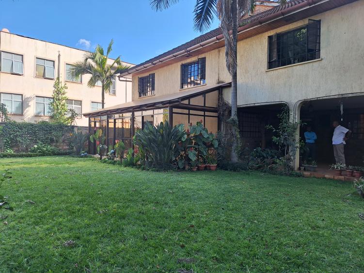 5 Bed Townhouse with En Suite in General Mathenge