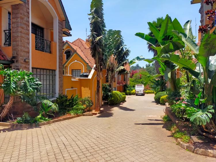 5 Bed Townhouse with En Suite in Lavington 5 Bed Townhouse with En Suite in Lavington