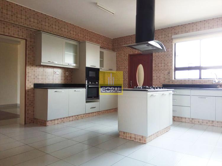 3 Bed Apartment with En Suite in Kilimani