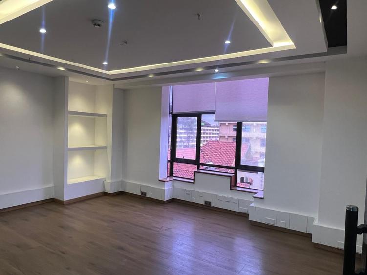 2,562 ft² Commercial Property with Backup Generator in Kilimani